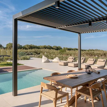 Villa Pnoe - Seafront Experience