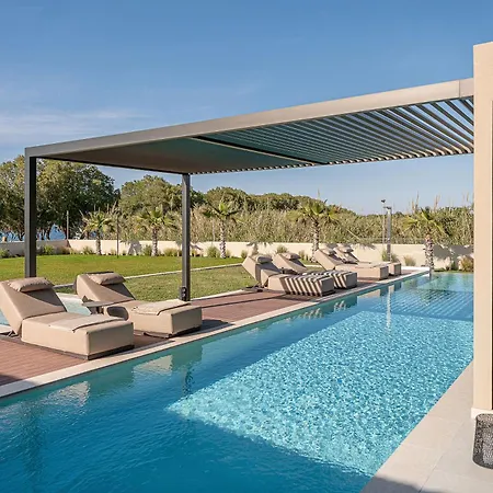 Villa Pnoe - Seafront Experience *